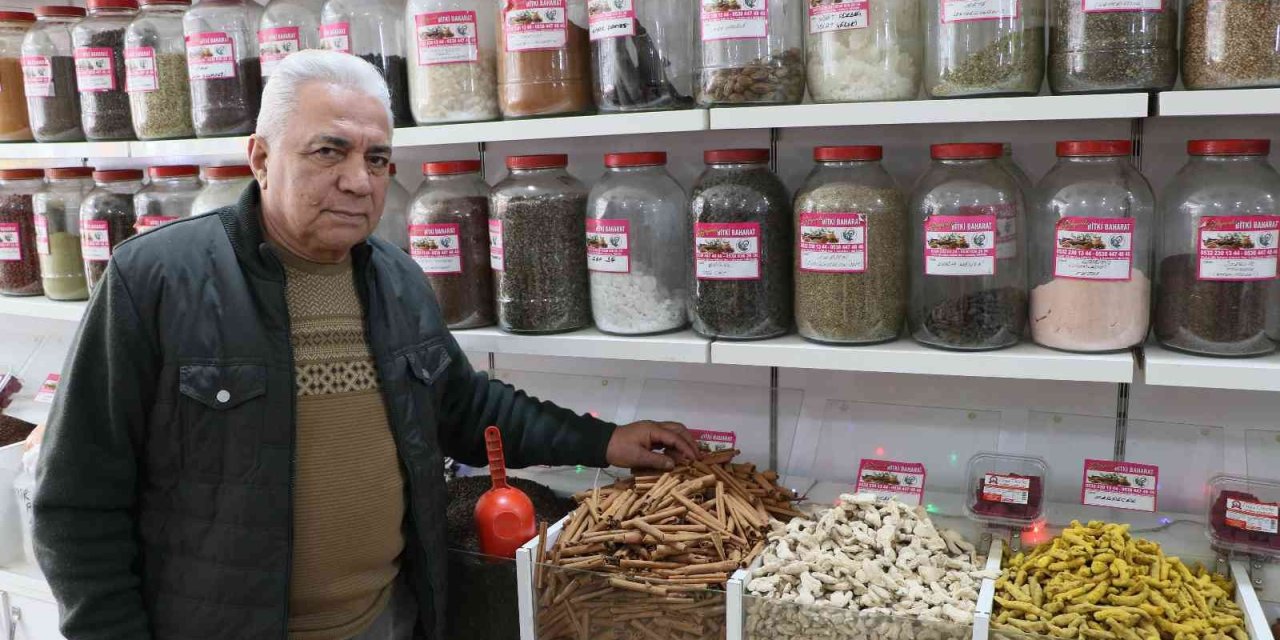 Hastalık Çoğaldı, Bitkilere Rağbet Arttı: En Çok Zencefil, Zerdeçal Ve Tarçın Tercih Ediliyor