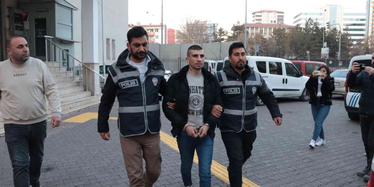 11 Yıl Hapis Cezası Bulunan Hırsız: "cezamın Üstüne Katlamaya Çalışıyorum, 30’u Tamamlayacağım"