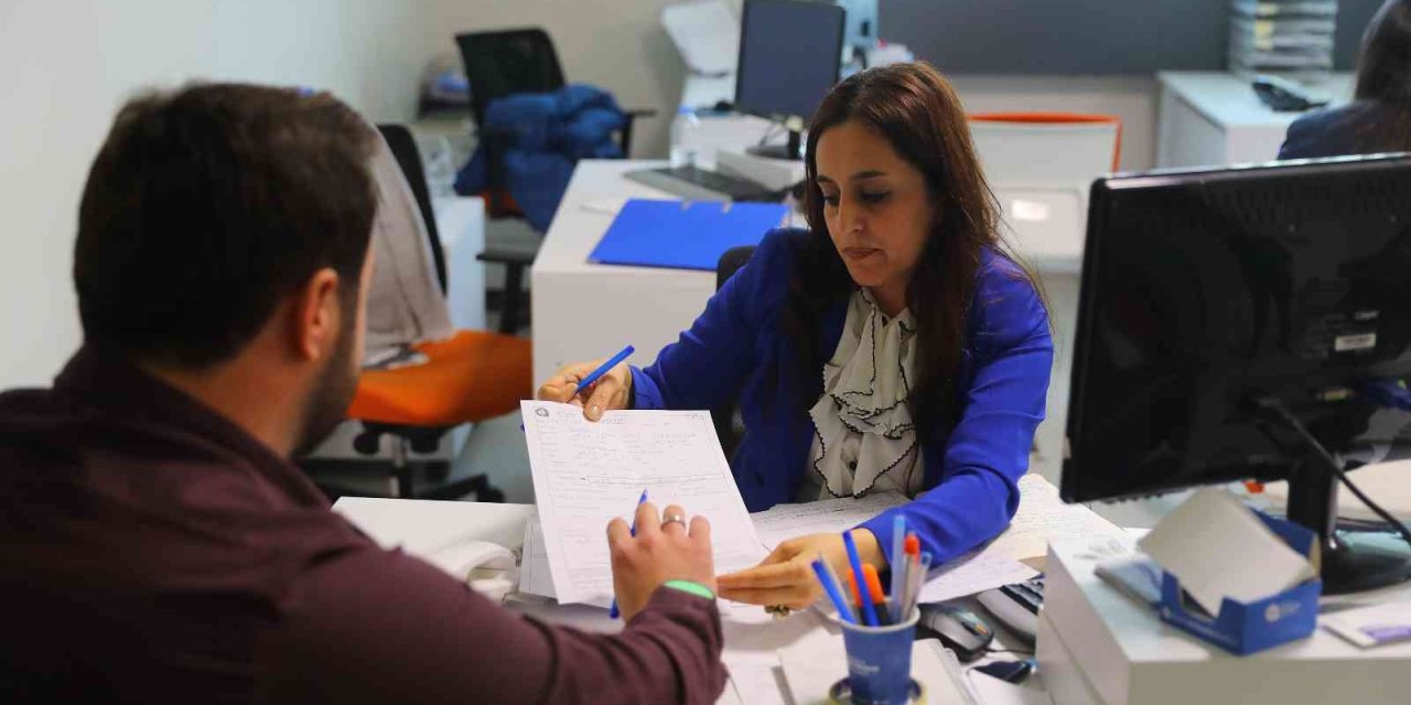 Büyükşehir Belediyesi  İş Danışmanlık Ofisi 2022 Yılında 2 Bin 106 Kişiye İş Buldu