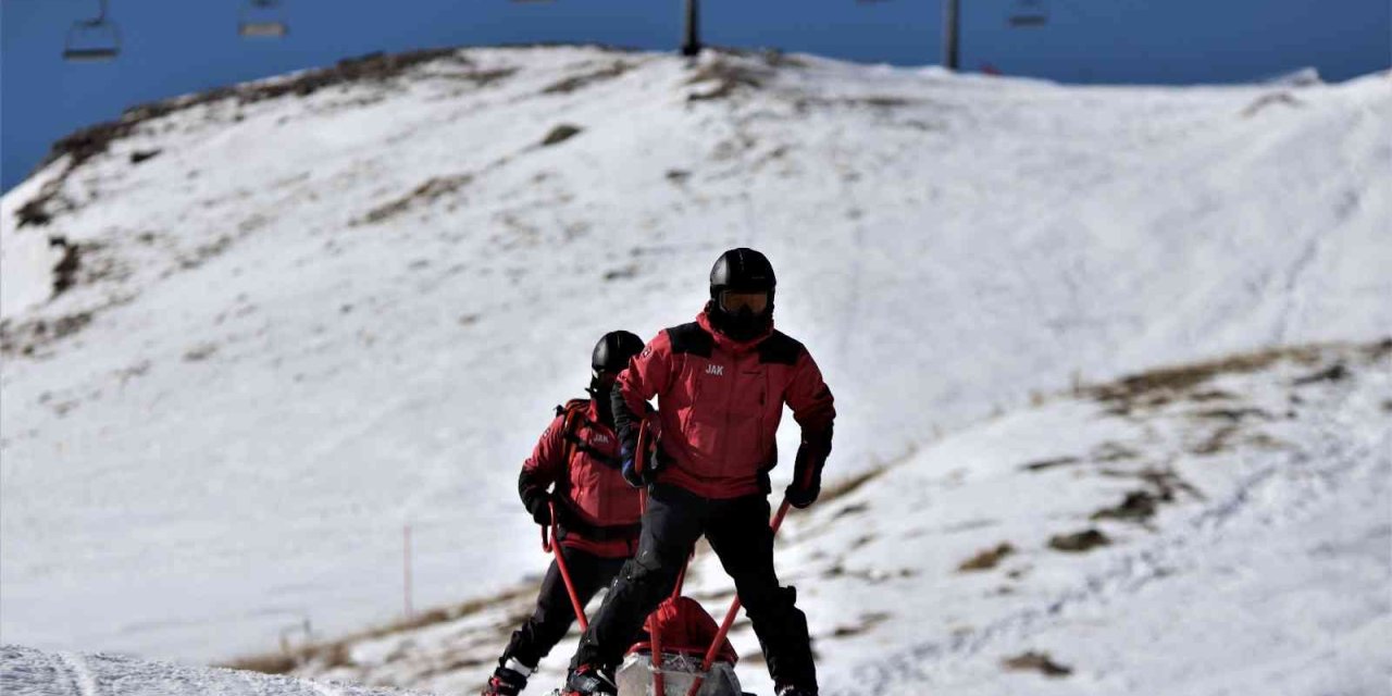 Erciyes’in Görünmeyen Kahramanları: Jak Timleri