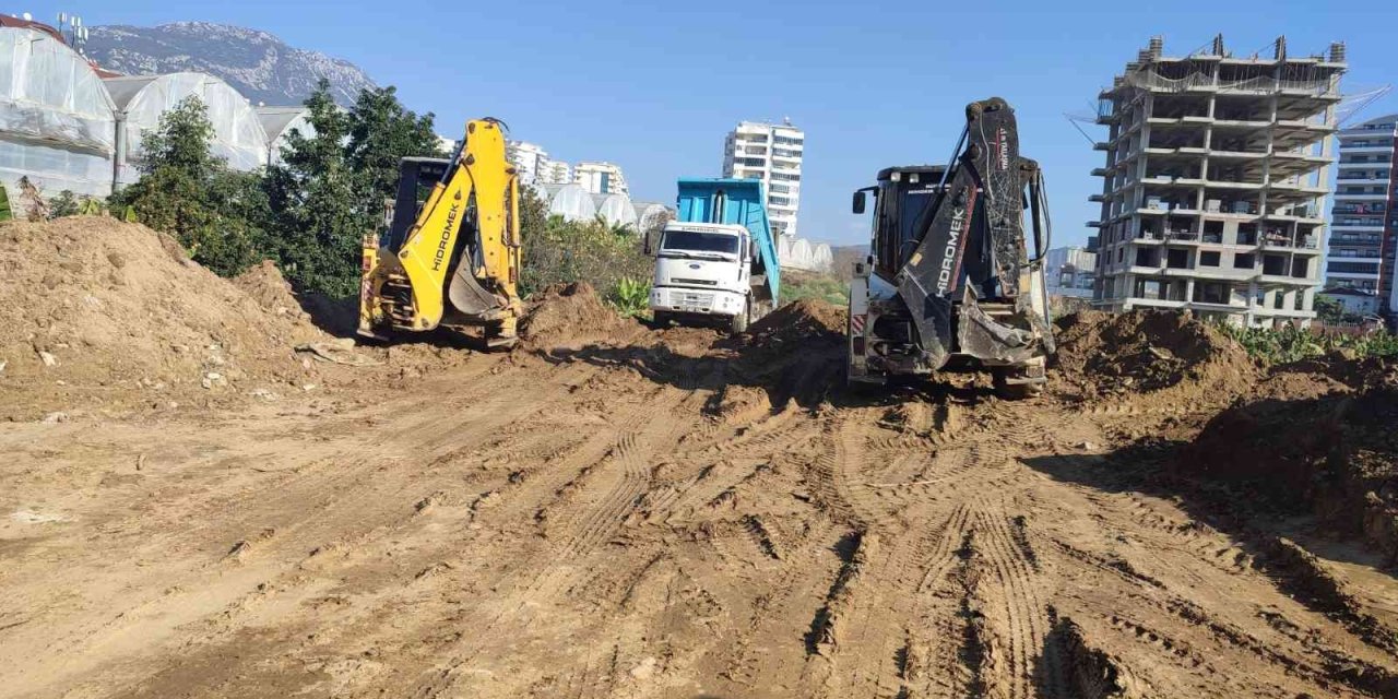 Alanya Belediyesinden Kırsal Yollarında Yoğun Mesai