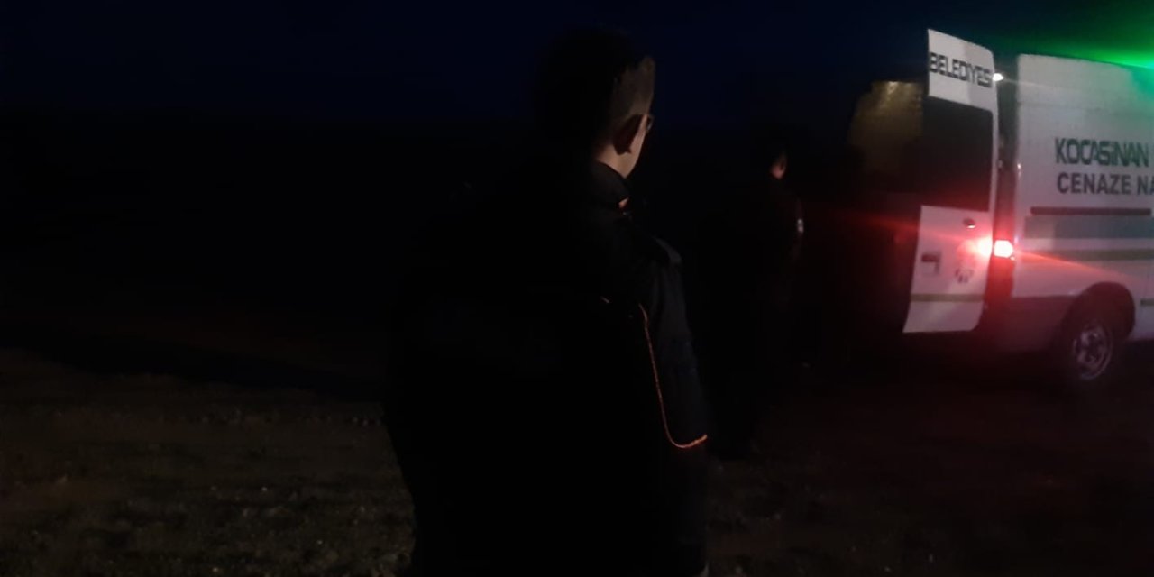 Gölete Devrilen İş Makinesinin Operatörü Hayatını Kaybetti