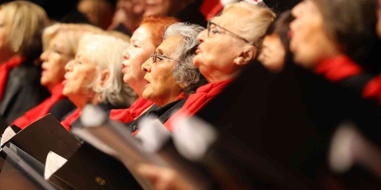 Aktif Yaşlı Merkezi Üyeleri Sanatla Tazelendi