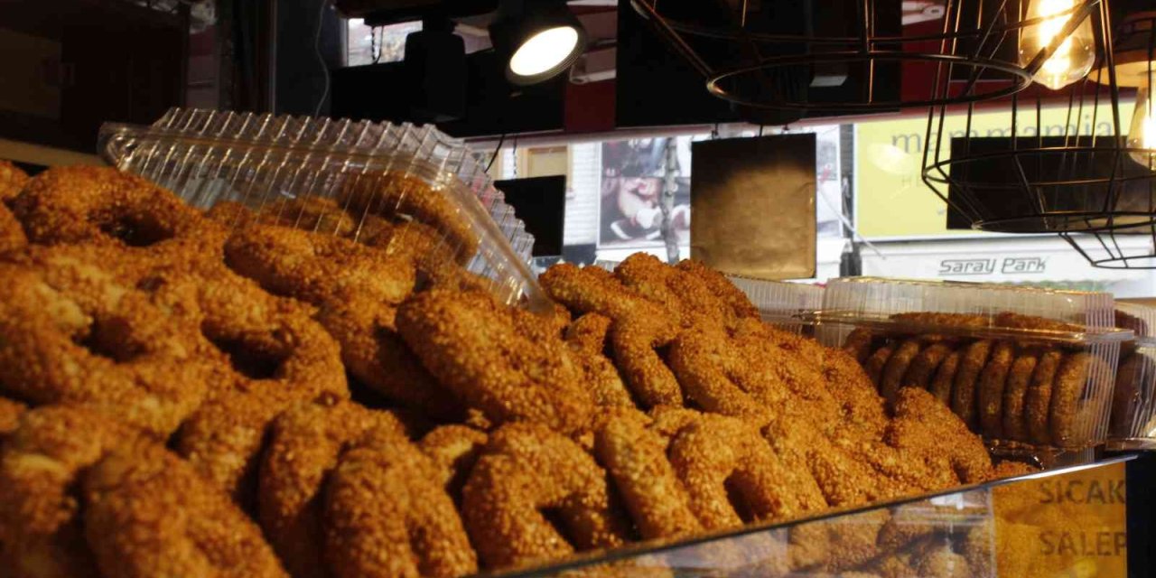 Kandil Simidi Tezgahlardaki Yerini Aldı