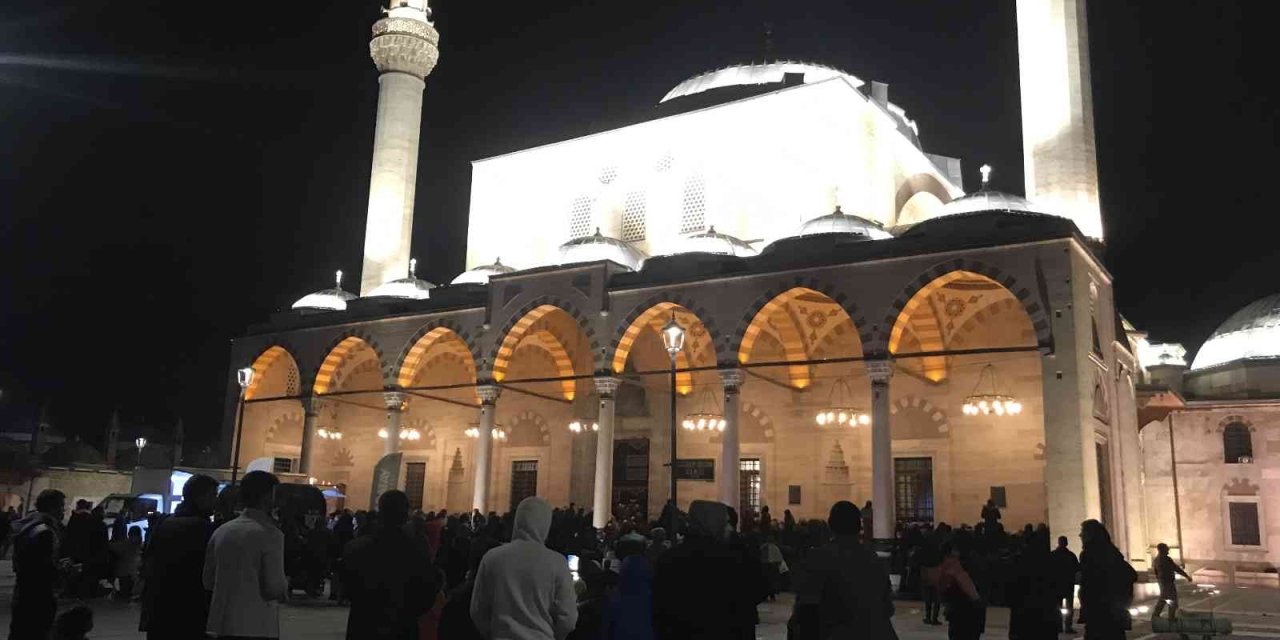 Konya’da Regaib Kandili Coşkuyla İdrak Edildi