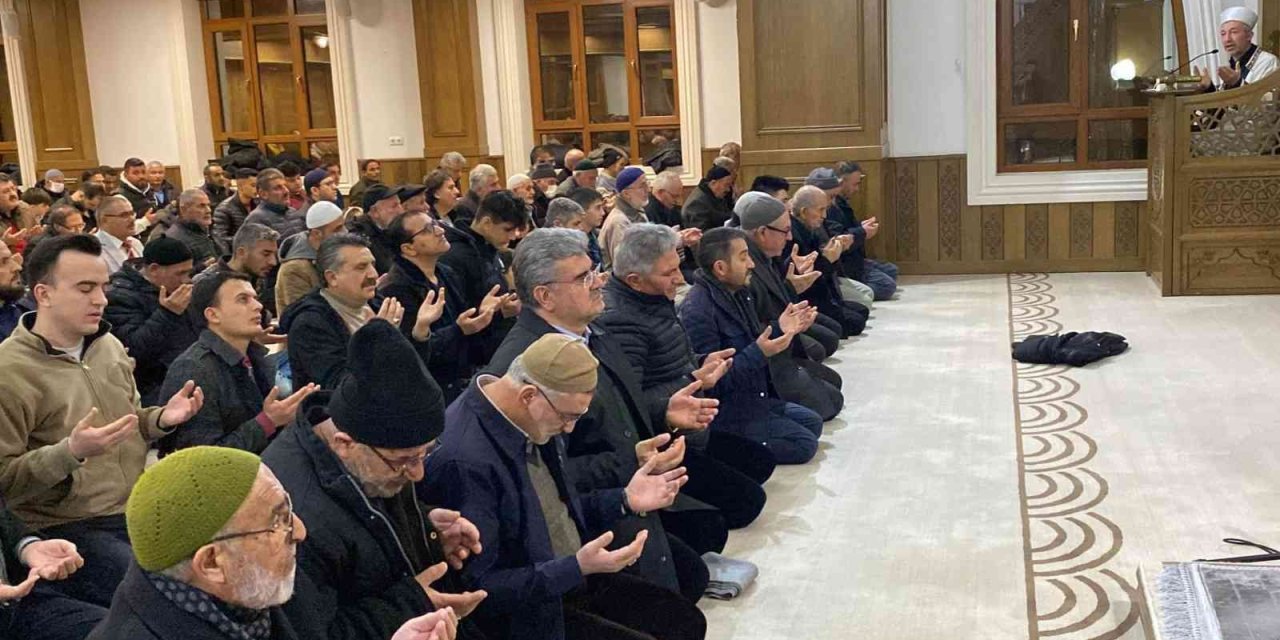 Kulu’da Regaib Kandili’nde Camiler Doldu Taştı