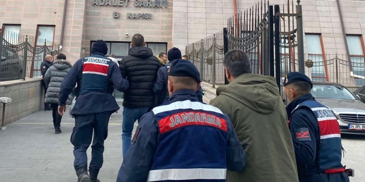 Cinayet Şüphelisi 2 Kişi Jandarma Ekiplerince Yakalandı