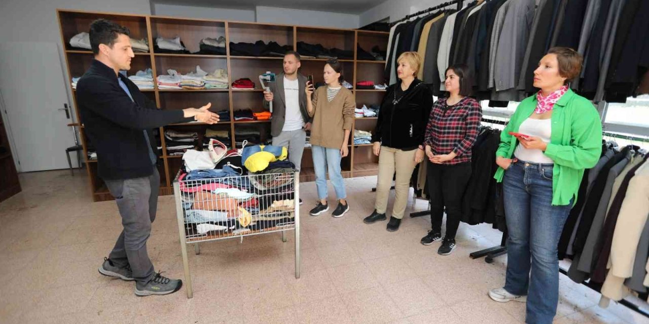 Mersin’de Yaşayan Ruslar, Mezitli Dayanışma Evini Gezdi