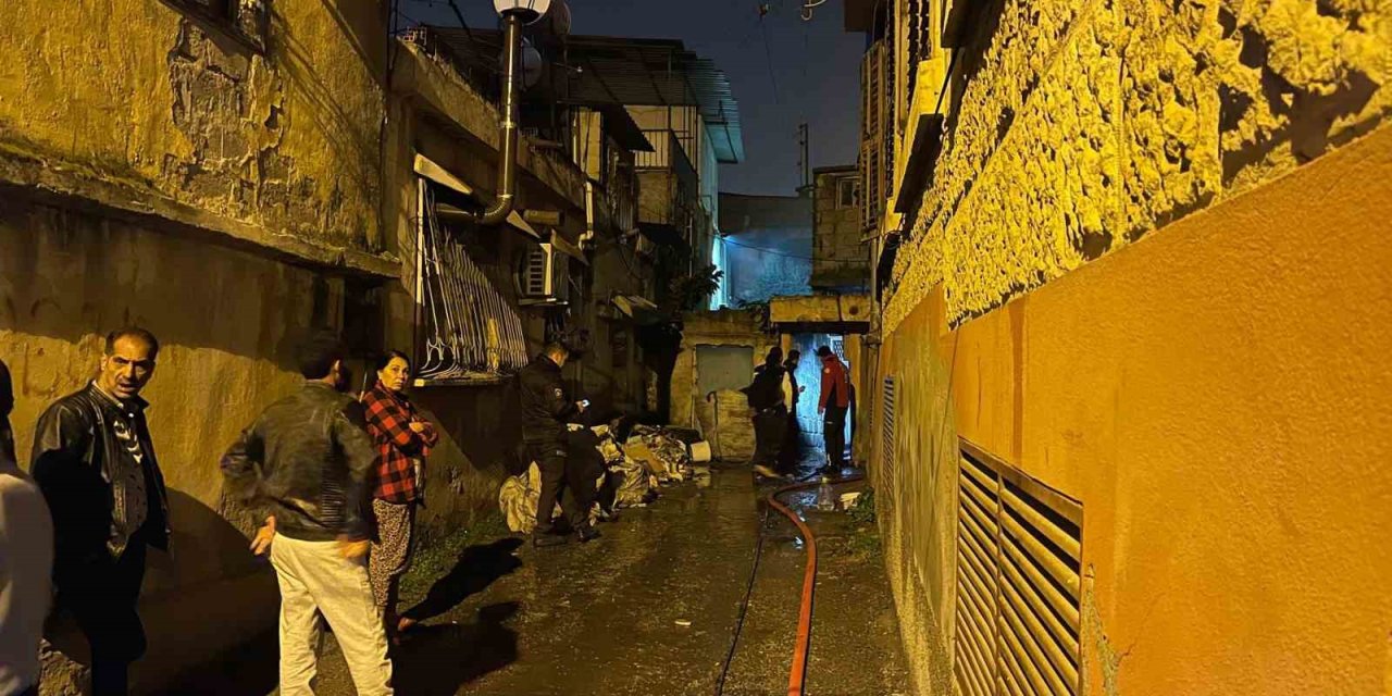 İtfaiye Ekipleri Yangında 5 Çocuğu Kurtardı