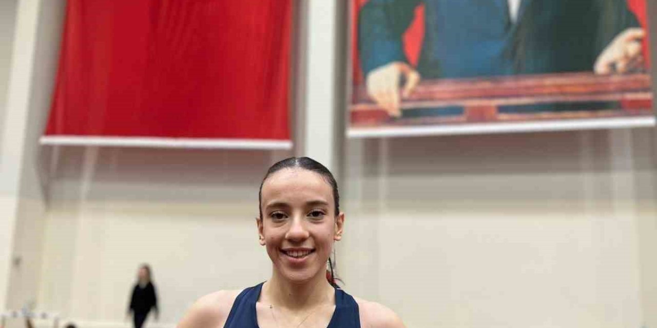 Rekortmen Ayça Fidanoğlu’nun Hızına Yetişilmiyor