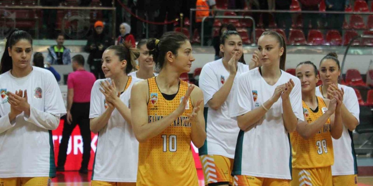 Melikgazi Kayseri Basketbol Başantrenörü Emre Özsarı: