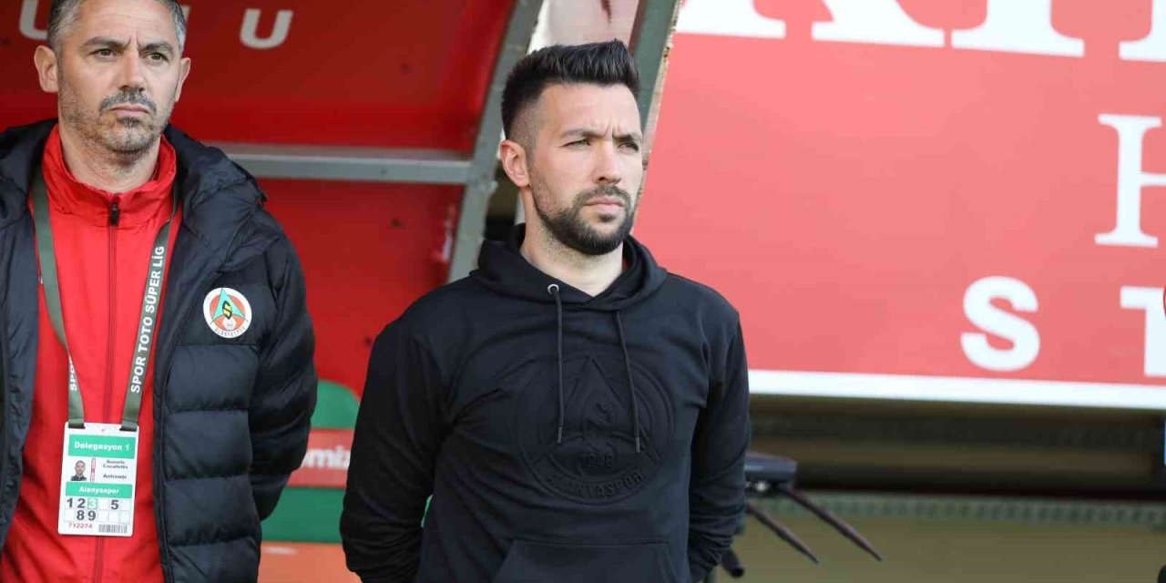 Spor Toto Süper Lig: Corendon Alanyaspor: 0 - Dg Sivasspor: 2 (ilk Yarı)