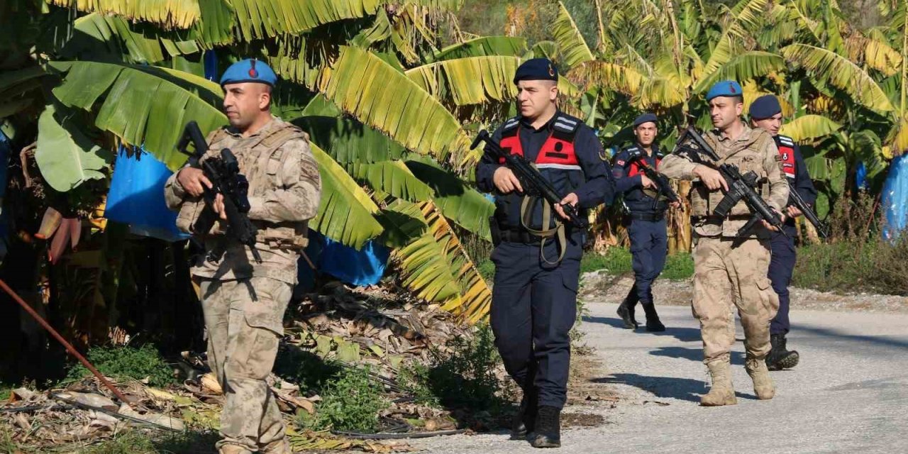 Jandarma Komandolar Narenciye Hırsızları İçin Nöbette