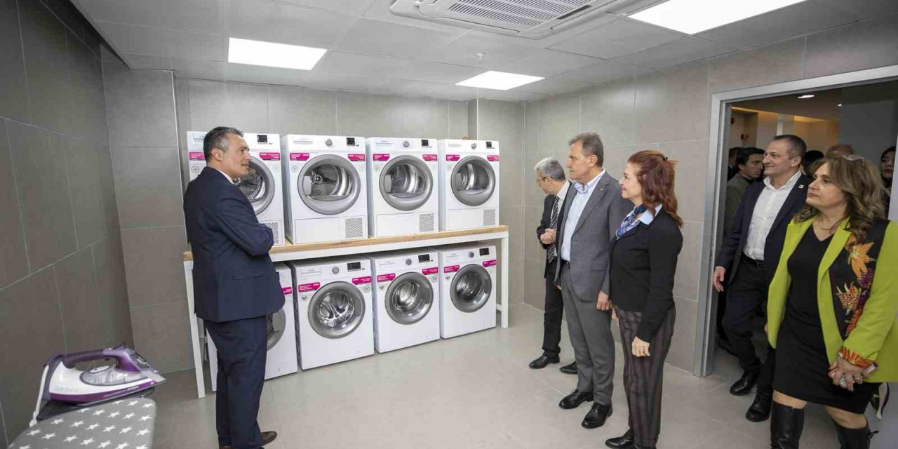 Mersin Büyükşehir Belediyesi Her Alanda Öğrencilerin Yanında