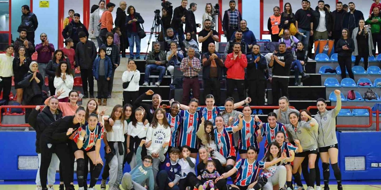 Mavi Kelebekler Adasokağı’nı Ağırlayacak