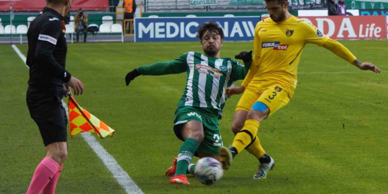 Spor Toto Süper Lig: Konyaspor: 0 - İstanbulspor: 0 (ilk Yarı)