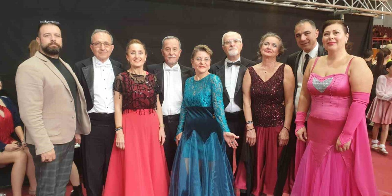 Aktif Yaşlı Merkezi Üyeleri, Dans Yarışmasında 3’üncü Oldu