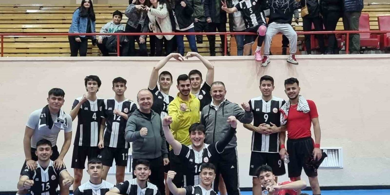 Erkekler 2. Lig 4. Grup: Pınarbaşı Belediyespor: 0- Hürriyet Mtal:3