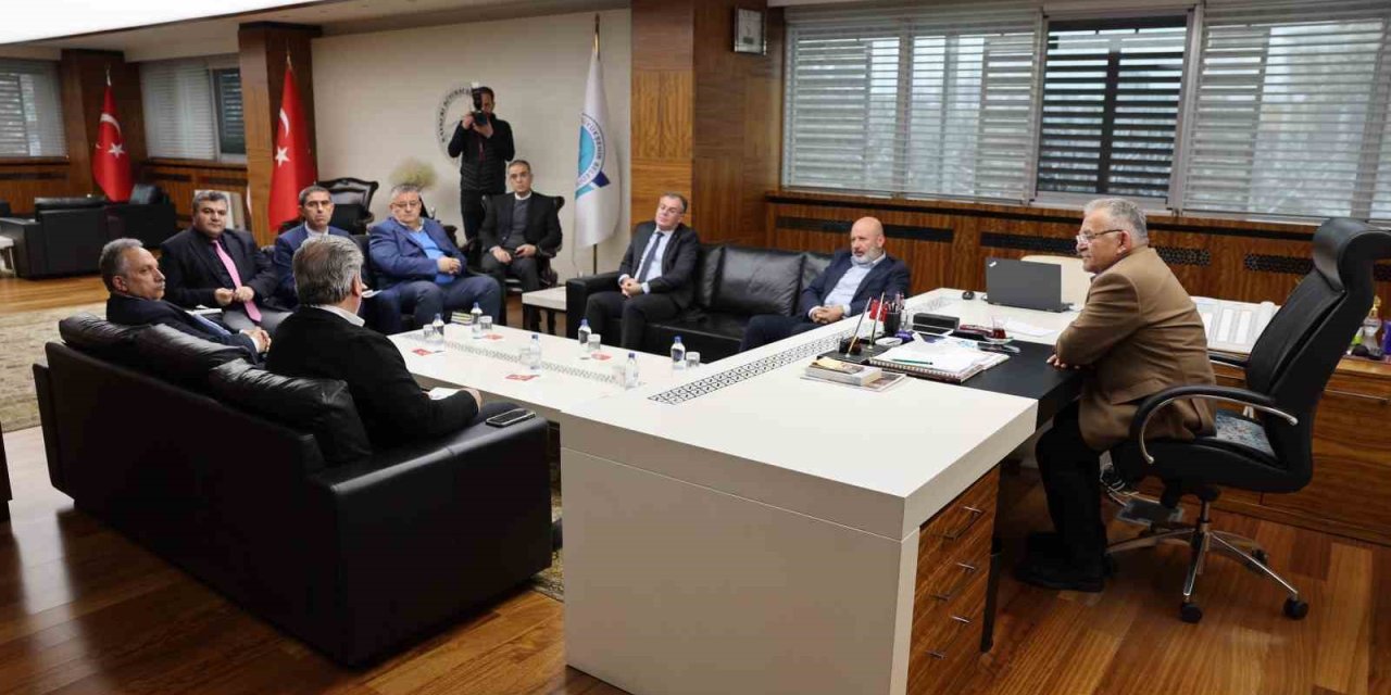 Başkan Büyükkılıç’tan İlçe Belediye Başkanlarıyla ’deprem’ Toplantısı