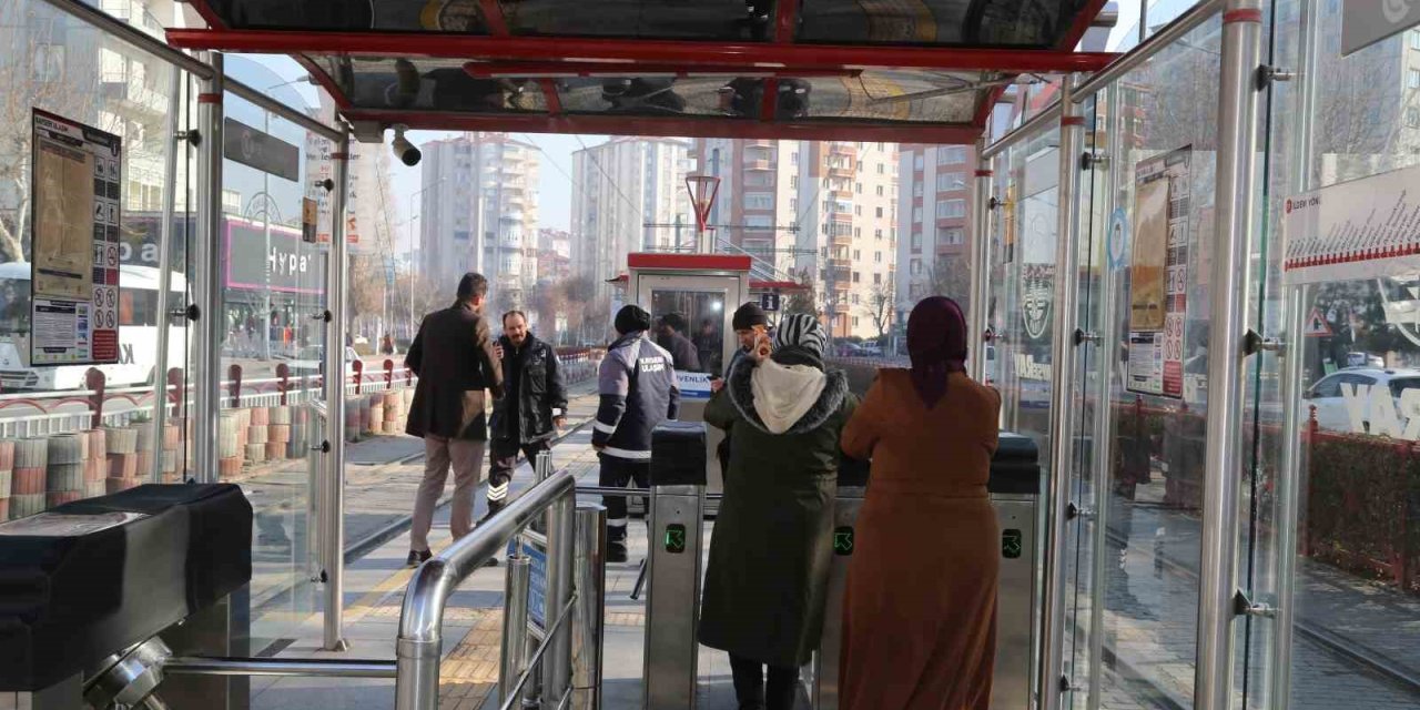 Başkan Büyükkılıç: "tramvay Seferleri Ücretsiz"