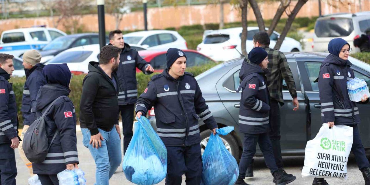 Antalyalılar Depremzedeler İçin Seferber Oldu