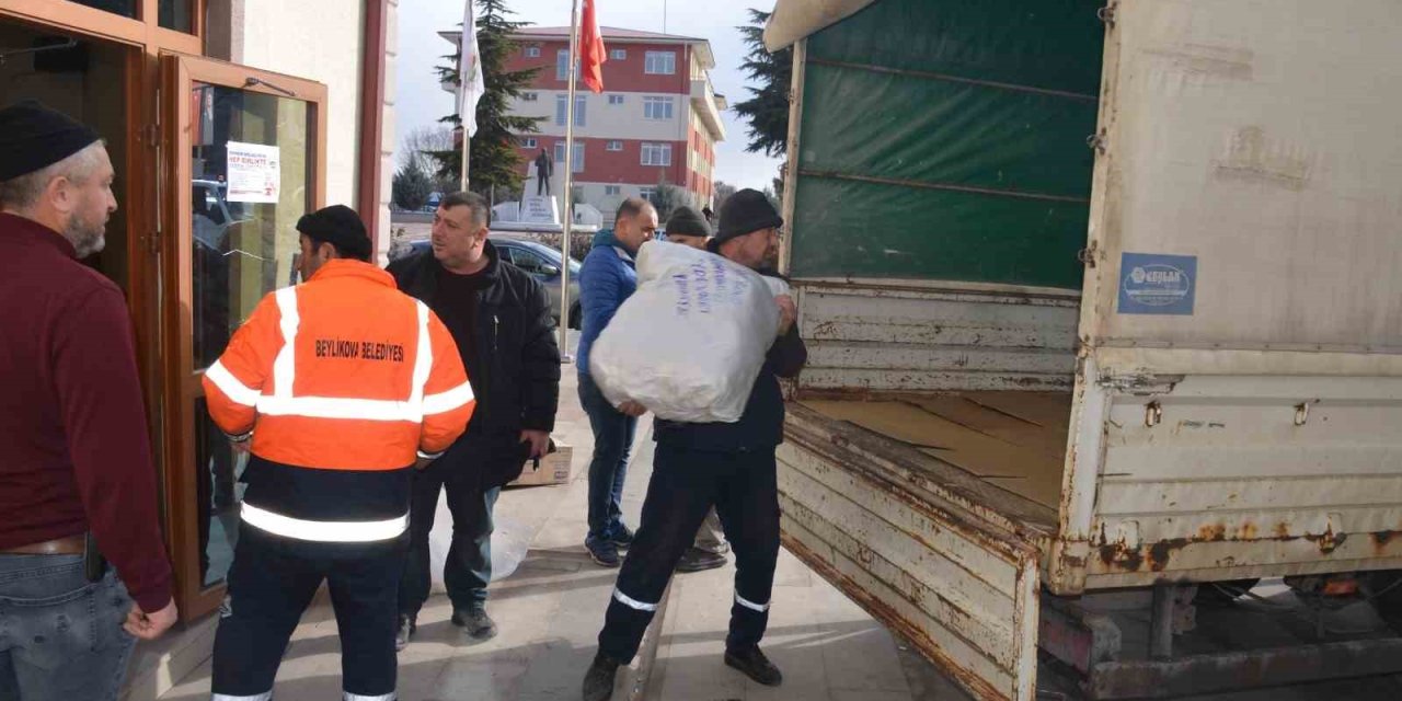Beylikova’dan Deprem Bölgesine Yardım