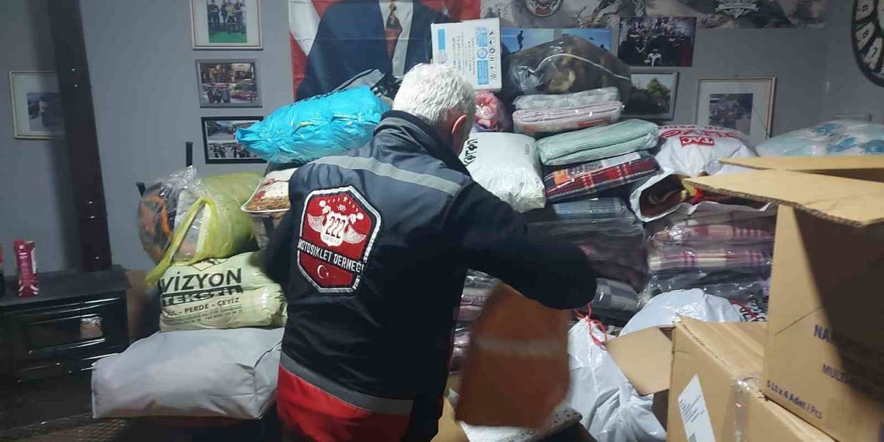 Motosiklet Derneğinden Deprem Bölgesine Malzeme Yardımı