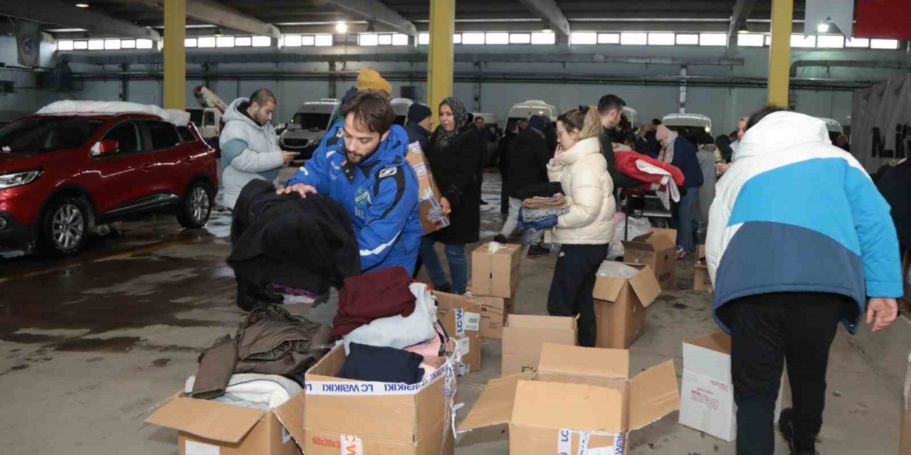 Erü’den Deprem Bölgesine Uzanan Yardım Eline Destek Yağıyor