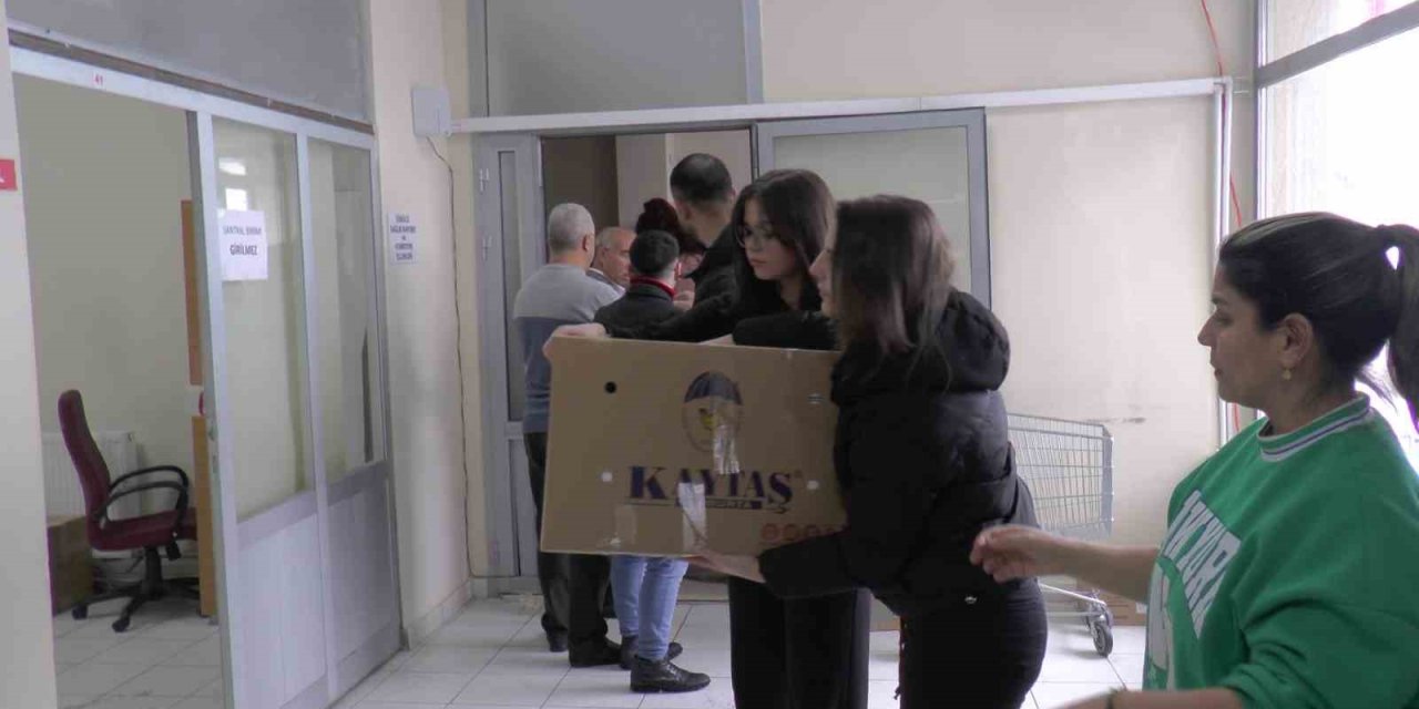 Sağlık Çalışanları Deprem İçin Seferber Oldu