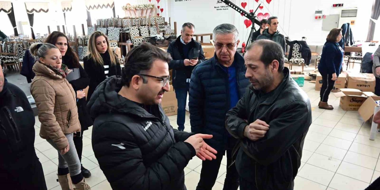 Kemer’den 7. Tır Deprem Bölgesine Yola Çıktı