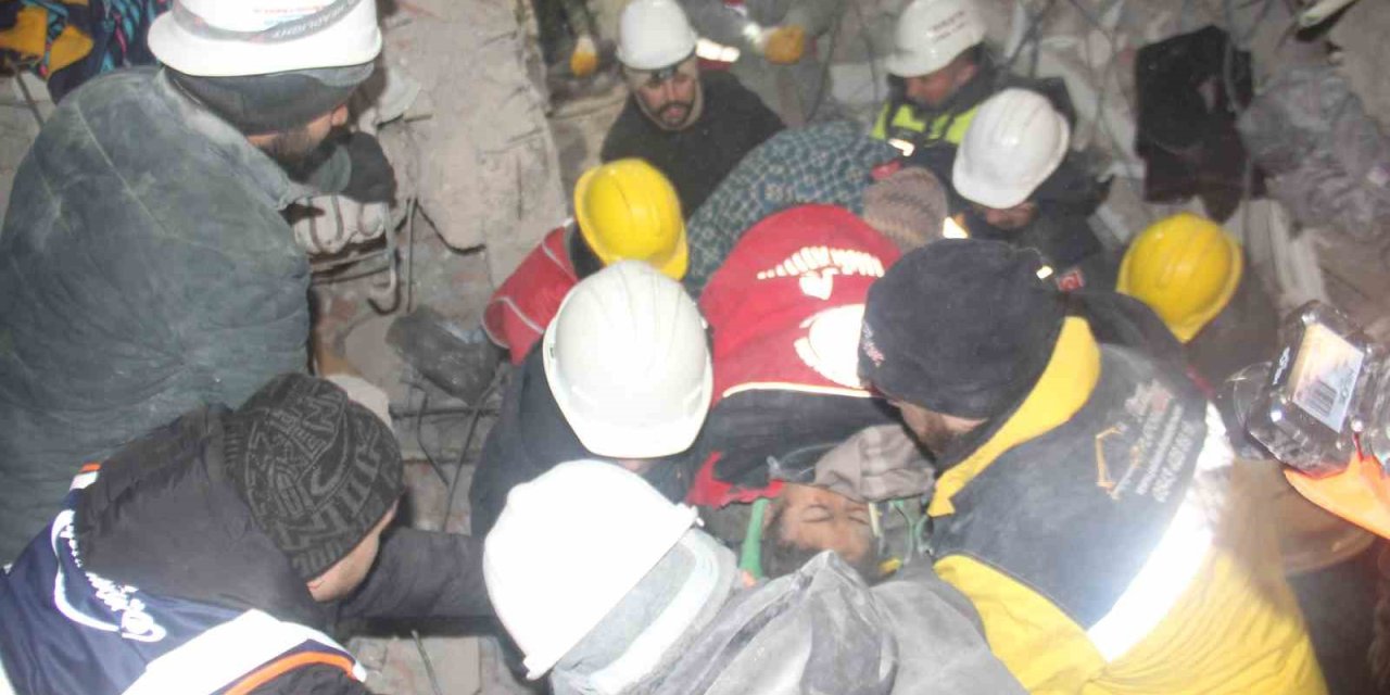 67 Saat Sonra Sağ Çıkarıldı, Vatandaşlar Alkışlarla Moral Verdi