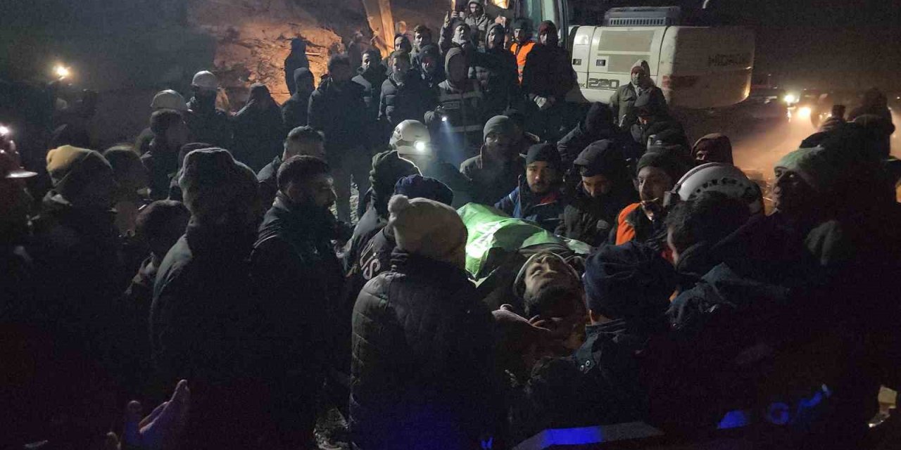 Adıyaman’da 29 Yaşındaki Genç 71 Saat Sonra Sağ Kurtarıldı