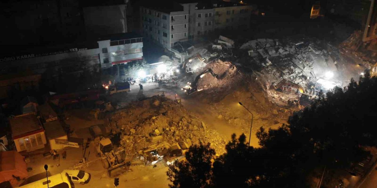 Otel Enkazındaki Arama Çalışmaları Gece Gündüz Demeden Devam Ediyor