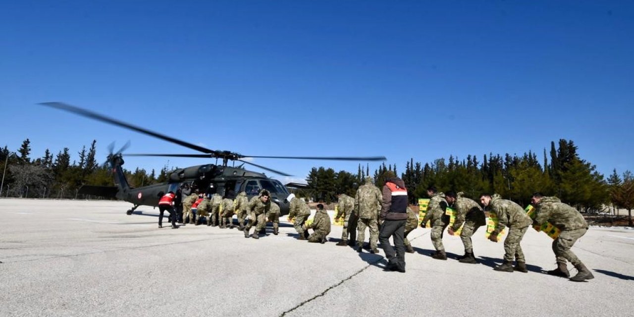 Depremden Etkilenen Köylere Helikopter İle Yardım Ulaştırıldı