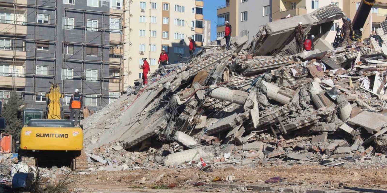 Emre Apartmanında 72 Saat Sonra Umutlar Yeniden Yeşerdi