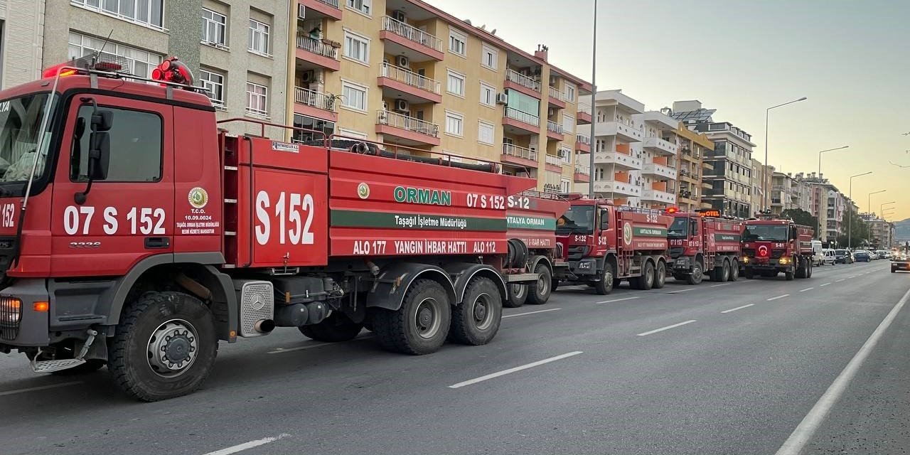 Antalya’dan Deprem Bölgesine Gönderilen 20 Arazöz, İçme Suyu İhtiyacını Karşılayacak