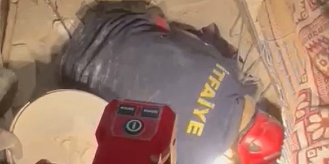 Gül Teyze Depremin 71’inci Saatinde Enkazdan Sağ Çıkarıldı