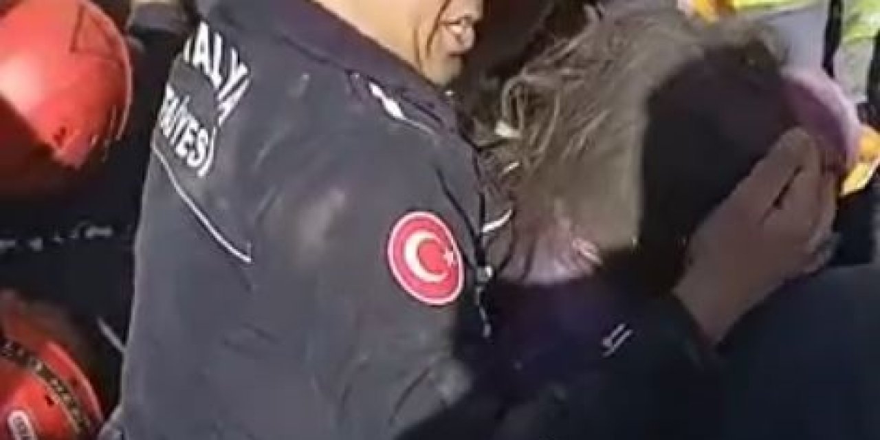 Depremin 80’inci Saatinde Mahir Ve Hilal Kardeşler Kurtarıldı