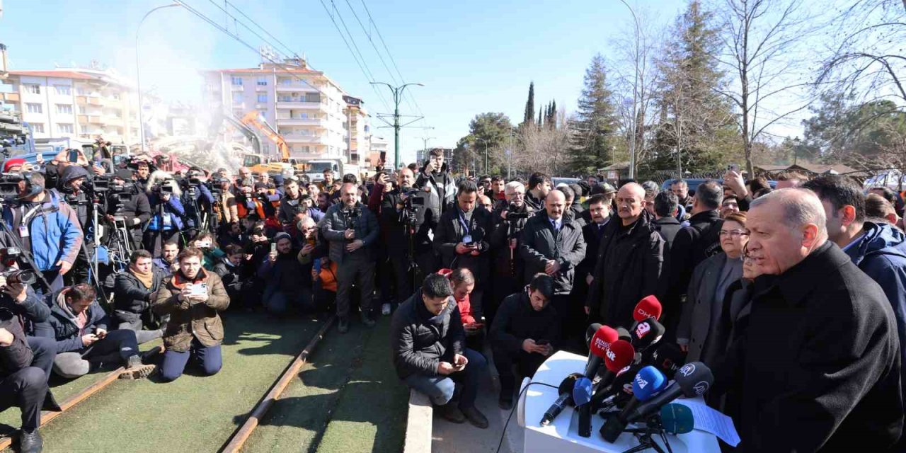 Cumhurbaşkanı Erdoğan: "14 Bin 14 Kişi Hayatını Kaybetti, 63 Bin 794 Vatandaşımız Yaralandı"