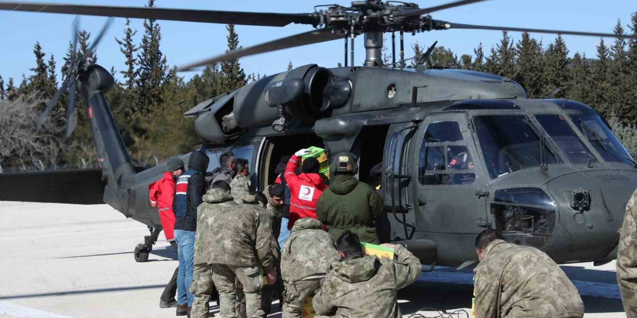 Türk Kızılay, Kırsal Kesimlere Helikopterlerle Yardım Ulaştırıyor