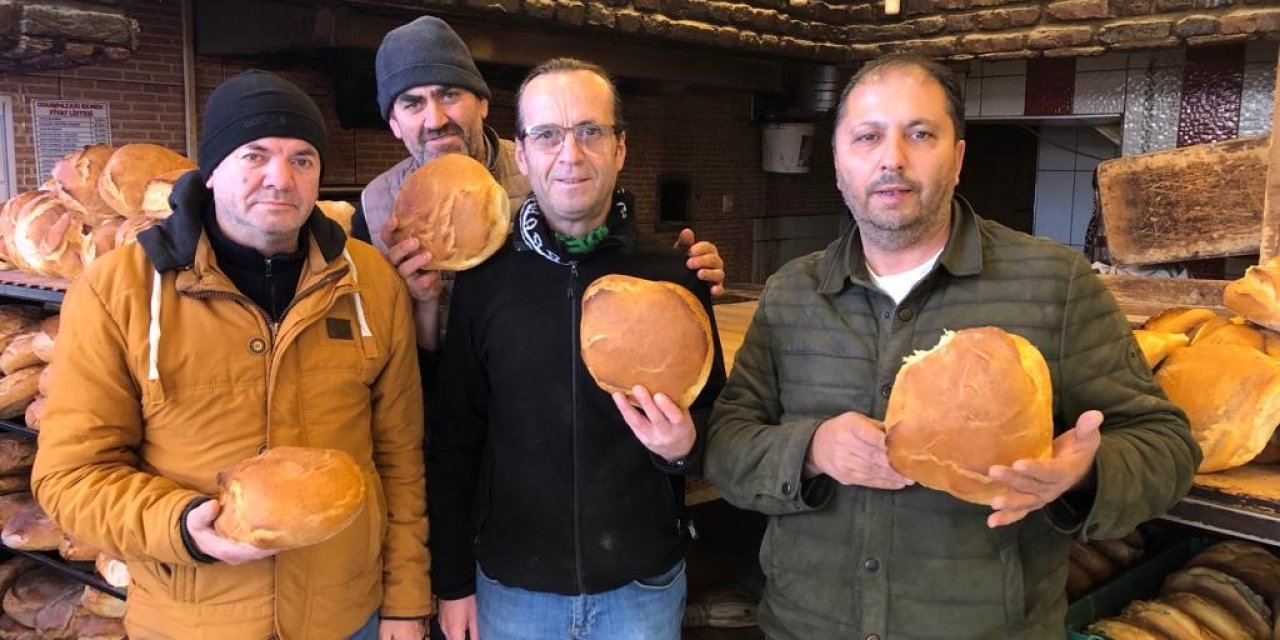 Deprem Bölgesi İçin 24 Saat Ekmek Üretiyorlar