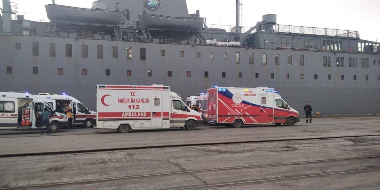 Tcg İskenderun, Yardım Malzemelerinin Naklini Kesintisiz Sürdürüyor