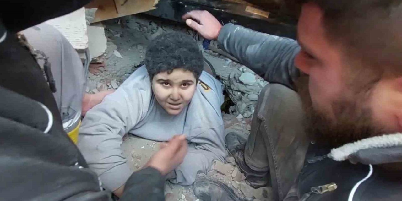 Van Afad, İki Kardeşi 84 Saat Sonra Enkazdan Sağ Çıkardı