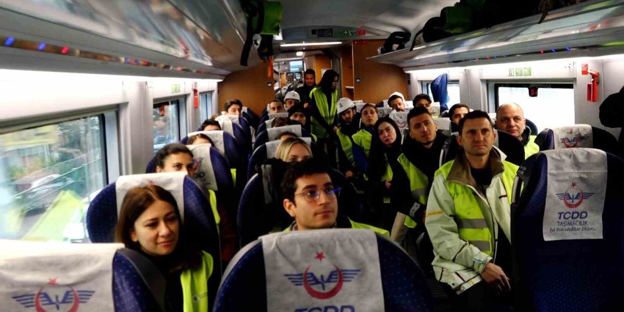 Afad’a Başvuran Gönüllüler Deprem Bölgesine Gidiyor