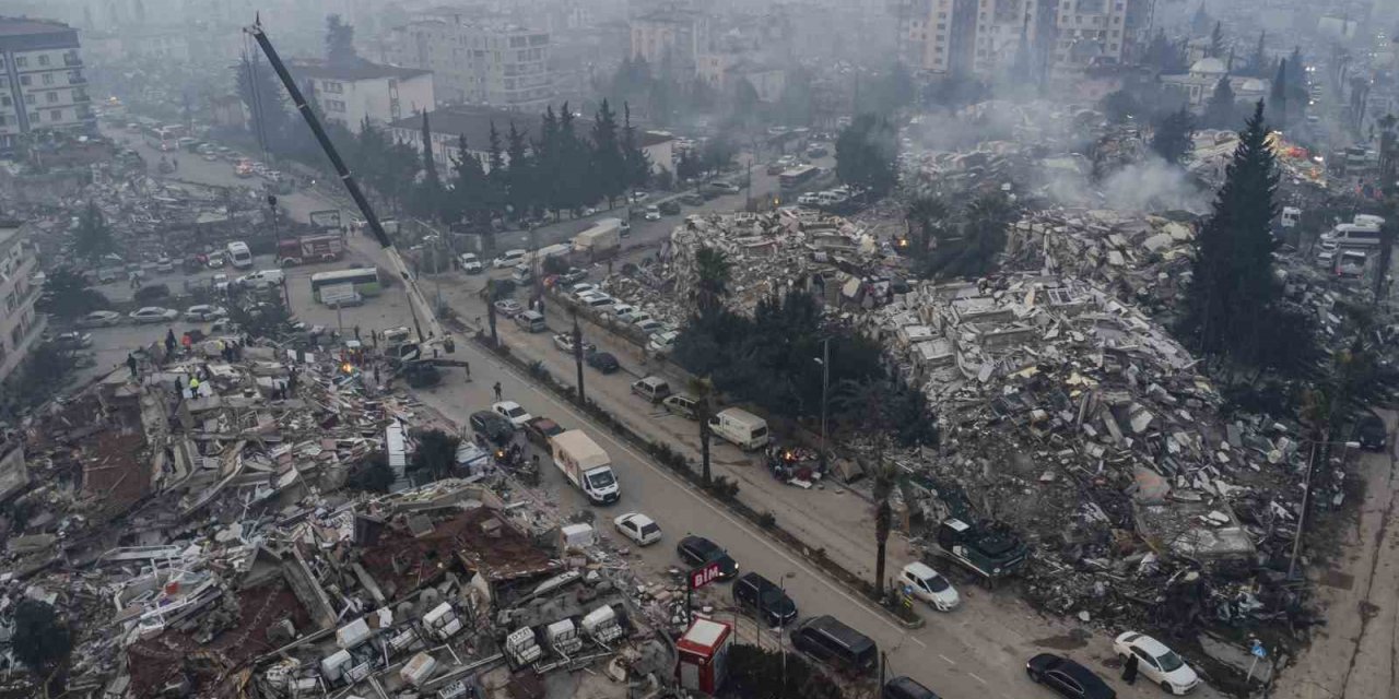 Hatay’a Girişte 40 Kilometrelik Araç Kuyruğu Havadan Görüntülendi