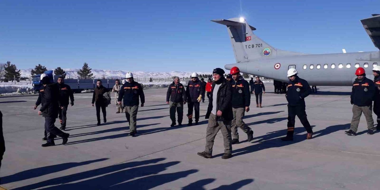 Deniz Kuvvetleri’nin 60 Personeli Deprem Bölgesi Malatya’da