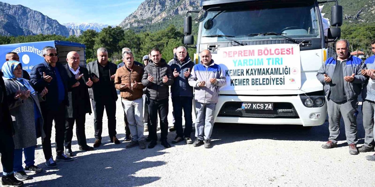 Kemer, Deprem Bölgesine 11.  Yardım Tırını Uğurladı