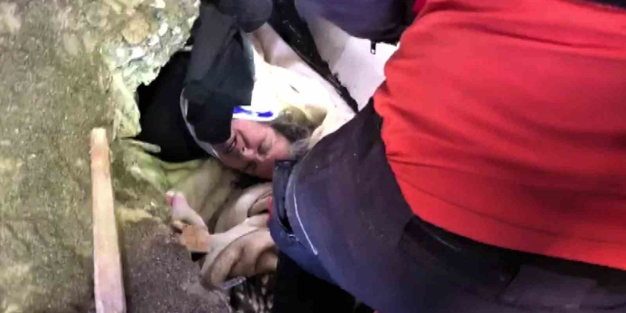 Kurtarılan 72 Yaşındaki Necla Beyazıt 83 Saat Sonra Umut Oldu