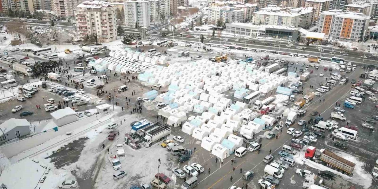 Depremin Ardından Malatya’da Yaralar Sarılıyor