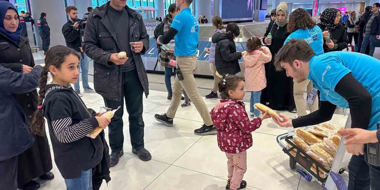 İstanbul’a Yakınlarının Yanına Gelen Depremzedeler Yaşadıkları O Anları Anlattı